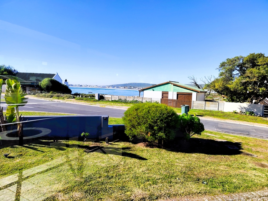 4 Bedroom Property for Sale in Britannia Bay Western Cape